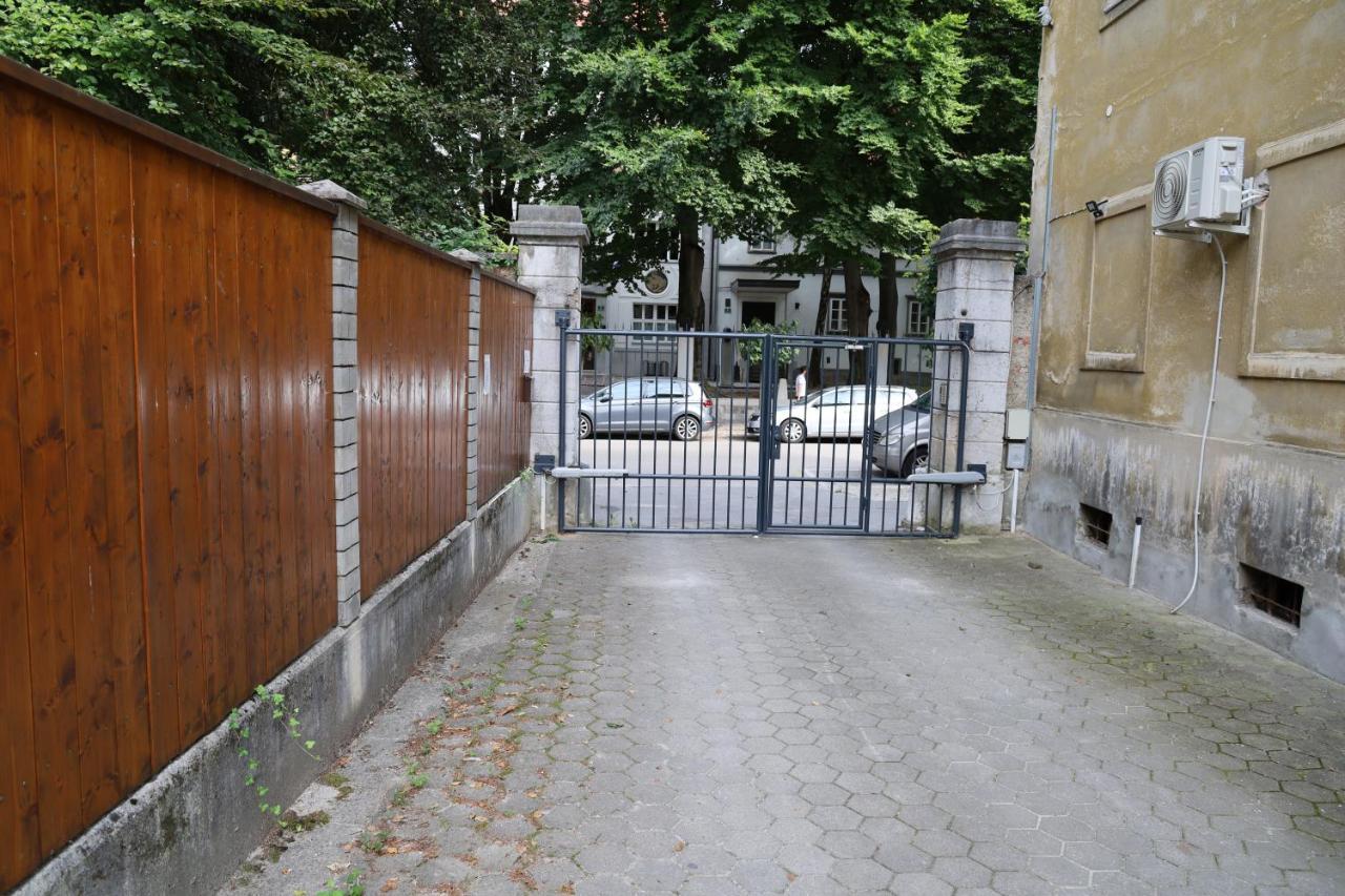 Love Nest Apartment Liubliana Exterior foto