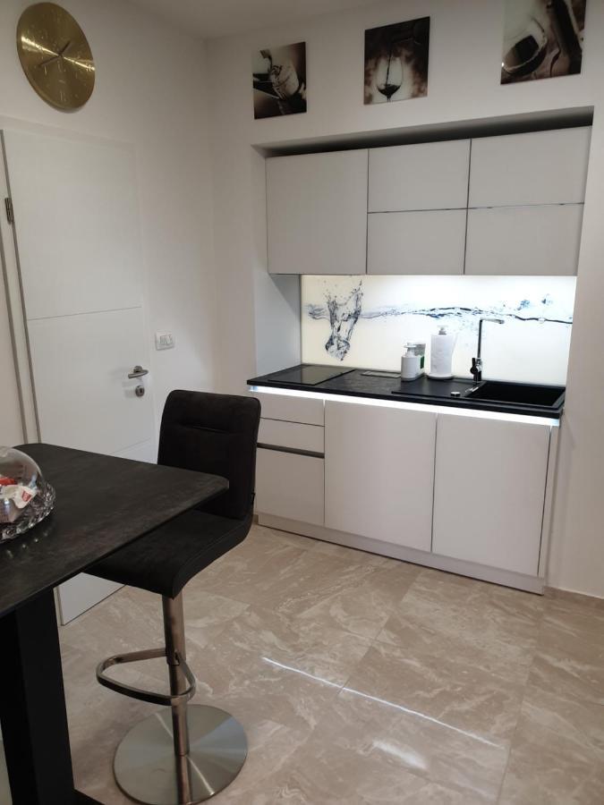 Love Nest Apartment Liubliana Exterior foto
